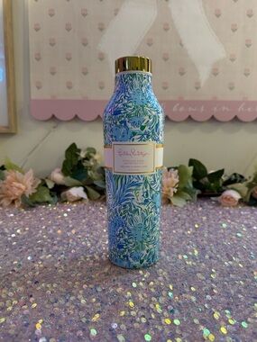 NWT Lilly Pulitzer 20 oz Stainless Steel Water Bottle in "Dandy Lions”
